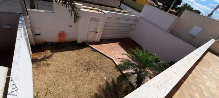 Imagem Sobrado com 3 Quartos à Venda, 199 m² em Centro - Guararapes Imagem Sobrado com 3 Quartos à Venda, 199 m² em Centro - Guararapes