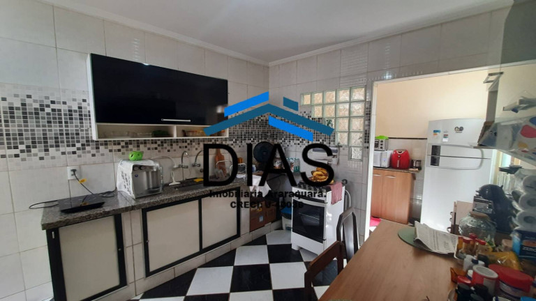Imagem Casa com 2 Quartos à Venda, 121 m² em Centro - Araraquara Imagem Casa com 2 Quartos à Venda, 121 m² em Centro - Araraquara
