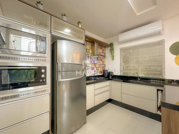 Imagem Casa com 3 Quartos à Venda, 150 m² em Centro - Schroeder