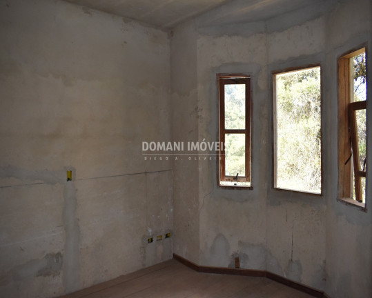 Imagem Casa com 4 Quartos à Venda, 200 m² em Região De Descansópolis - Campos Do Jordão