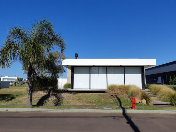 Imagem Casa com 4 Quartos à Venda, em -- - Capao Da Canoa Imagem Casa com 4 Quartos à Venda, em -- - Capao Da Canoa
