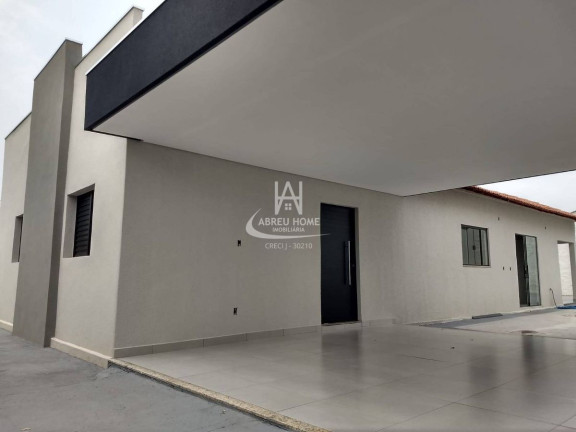 Casa com 3 Quartos à Venda, 