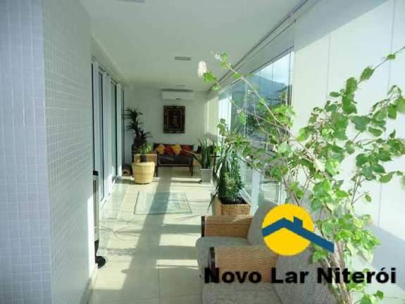 Imagem Apartamento com 4 Quartos à Venda, 226 m² em Charitas - Niterói