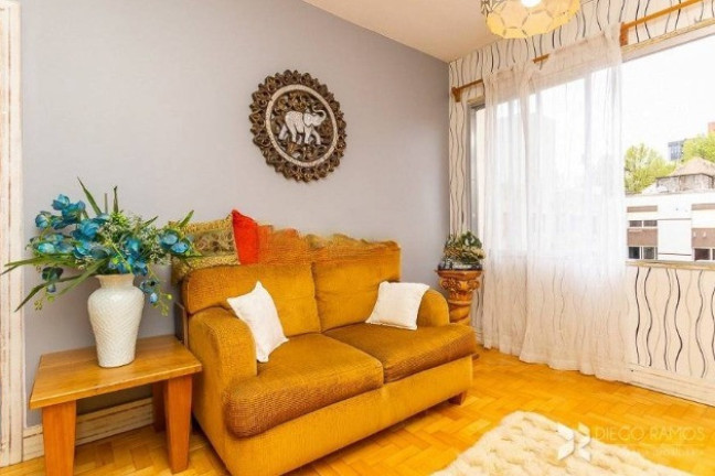 Imagem Imóvel com 3 Quartos à Venda, em Petrópolis - Porto Alegre Imagem Imóvel com 3 Quartos à Venda, em Petrópolis - Porto Alegre