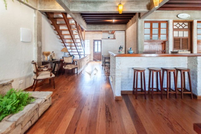 Imagem Casa com 3 Quartos à Venda, 230 m² em Jardim Paulistano - São Paulo Imagem Casa com 3 Quartos à Venda, 230 m² em Jardim Paulistano - São Paulo