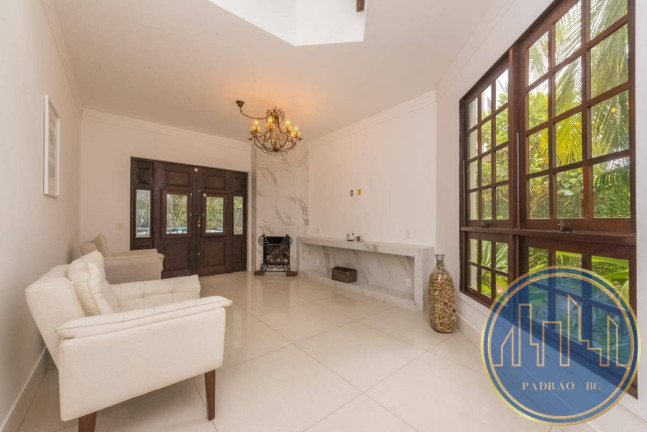 Imagem Casa com 3 Quartos para Alugar, 350 m² em Praia Das Taquaras - Balneário Camboriú Imagem Casa com 3 Quartos para Alugar, 350 m² em Praia Das Taquaras - Balneário Camboriú