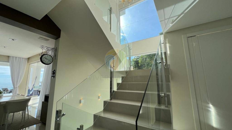 Imagem Casa com 4 Quartos à Venda, 11.500 m² em Centro - Bombinhas