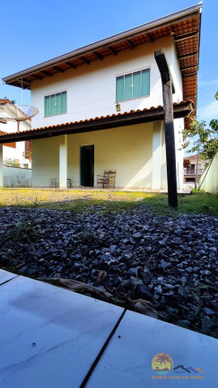 Imagem Casa com 6 Quartos à Venda, 300 m² em Ubatuba - São Francisco Do Sul