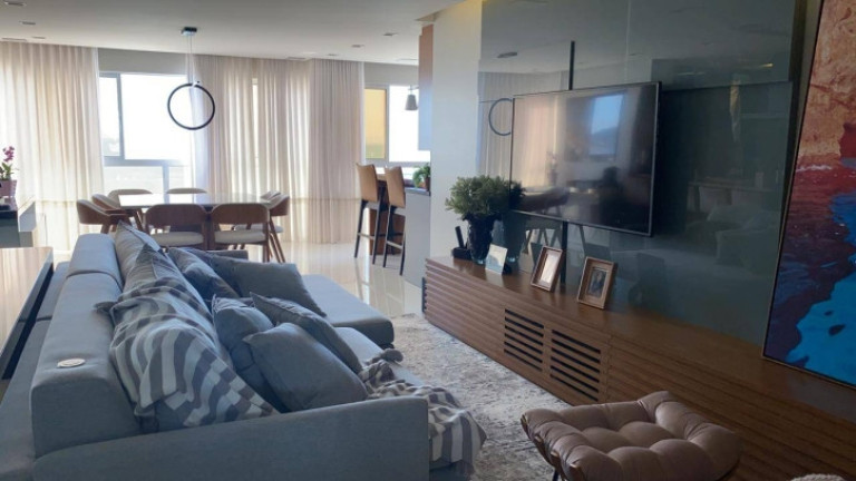 Imagem Apartamento com 3 Quartos à Venda, 140 m² em Centro - Piçarras
