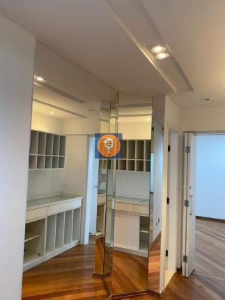 Imagem Apartamento com 4 Quartos à Venda, 206 m²