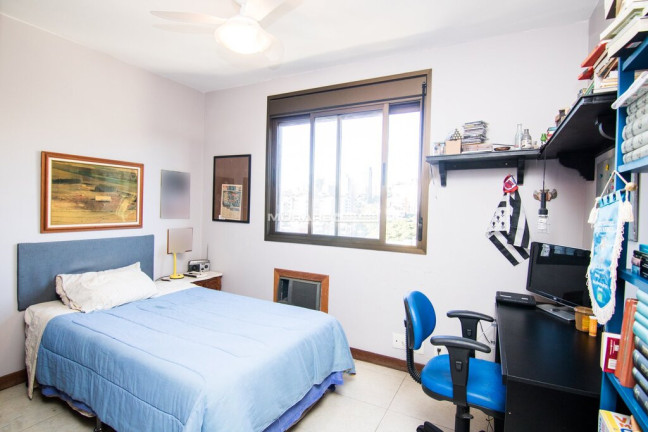 Imagem Imóvel com 3 Quartos à Venda, em Petrópolis - Porto Alegre Imagem Imóvel com 3 Quartos à Venda, em Petrópolis - Porto Alegre