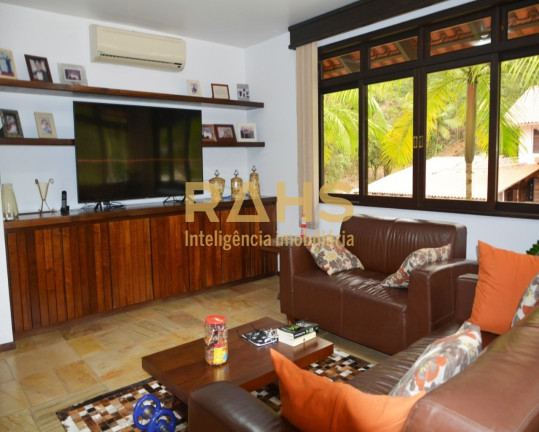 Imagem Casa de Condomínio com 4 Quartos à Venda, 460 m² em Saguaçu - Joinville Imagem Casa de Condomínio com 4 Quartos à Venda, 460 m² em Saguaçu - Joinville