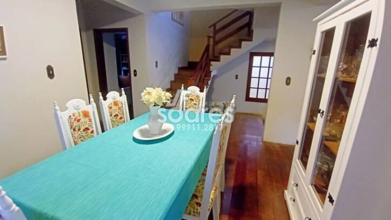 Imagem Sobrado com 5 Quartos à Venda, 309 m² em Centro - Pelotas