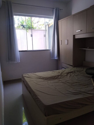 Imagem Casa com 4 Quartos para Temporada, 121 m² em Bombas - Bombinhas Imagem Casa com 4 Quartos para Temporada, 121 m² em Bombas - Bombinhas