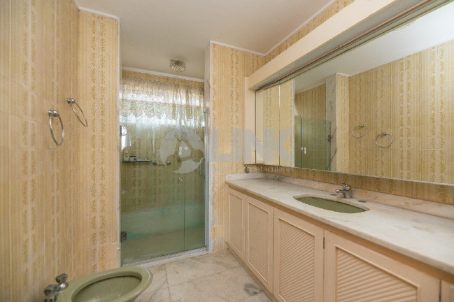 Imagem Apartamento com 3 Quartos à Venda, 247 m² em Petrópolis - Porto Alegre Imagem Apartamento com 3 Quartos à Venda, 247 m² em Petrópolis - Porto Alegre