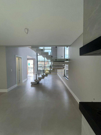 Imagem Casa com 3 Quartos à Venda, 177 m² em Estreito - Florianópolis