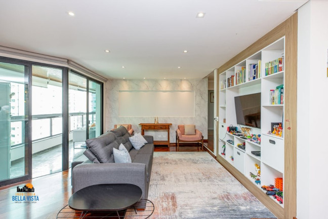 Apartamento com 4 Quartos à Venda,  em Moema - São Paulo