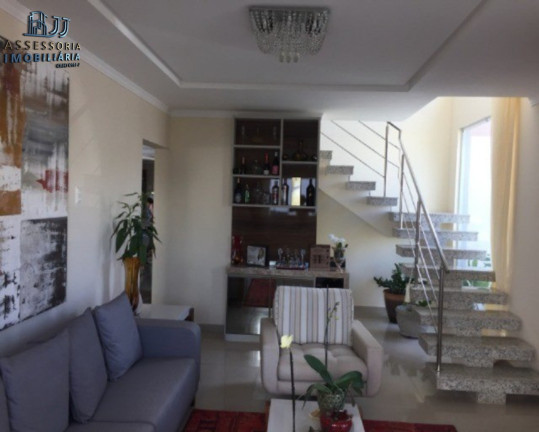 Casa com 4 Quartos para Alugar ou Temporada, 340 m² em Parque Das Nações - Parnamirim