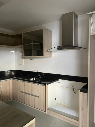 Imagem Casa com 4 Quartos à Venda, 320 m² em Centro - Lauro De Freitas Imagem Casa com 4 Quartos à Venda, 320 m² em Centro - Lauro De Freitas
