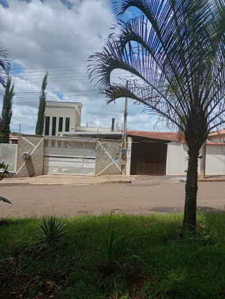 Casa com 3 Quartos à Venda, 250 m² em Jardim Limoeiro - Pirassununga