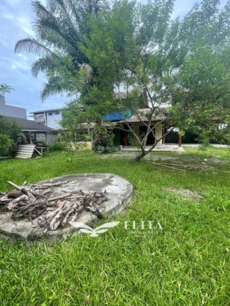 Imagem Casa com 5 Quartos à Venda, 120 m² em Itacolomi - Balneário Piçarras Imagem Casa com 5 Quartos à Venda, 120 m² em Itacolomi - Balneário Piçarras