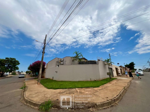 Casa com 3 Quartos para Alugar, 129 m² em Parque Trindade - Aparecida De Goiânia