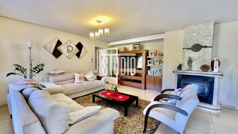 Imagem Casa com 3 Quartos à Venda, 3.000 m² em Centro - Garibaldi Imagem Casa com 3 Quartos à Venda, 3.000 m² em Centro - Garibaldi