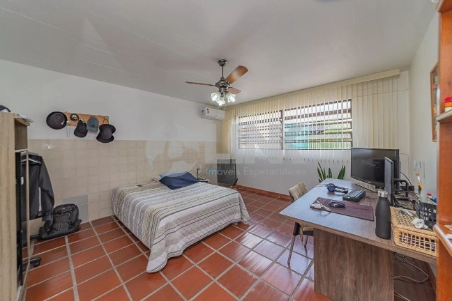 Imagem Casa com 3 Quartos à Venda, 258 m² em Chácara Das Pedras - Porto Alegre