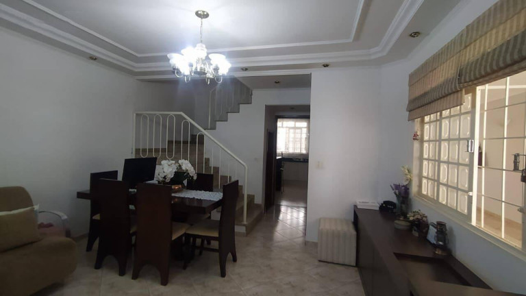 Imagem Casa com 3 Quartos à Venda, 238 m² em Jardim Imperial - Maringá Imagem Casa com 3 Quartos à Venda, 238 m² em Jardim Imperial - Maringá