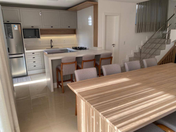 Imagem Casa com 3 Quartos à Venda, 170 m² em Morrinhos - Bombinhas