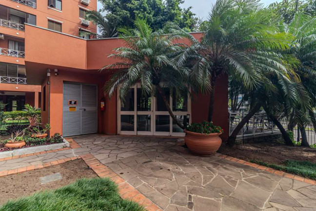 Imagem Imóvel com 3 Quartos à Venda, em Chácara Das Pedras - Porto Alegre Imagem Imóvel com 3 Quartos à Venda, em Chácara Das Pedras - Porto Alegre