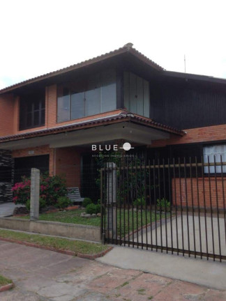 Casa com 9 Quartos à Venda, 250 m² em Praia Da Cal - Torres