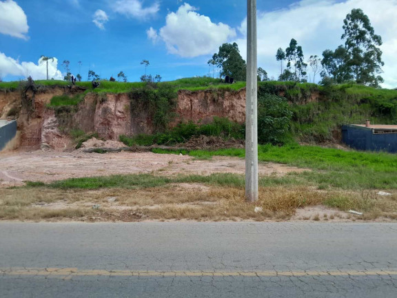 Terreno à Venda, 300 m² em Poço - Piedade