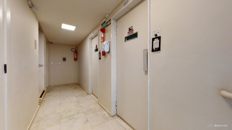 Imagem Imóvel com 2 Quartos à Venda, 74 m² em Menino Deus - Porto Alegre Imagem Imóvel com 2 Quartos à Venda, 74 m² em Menino Deus - Porto Alegre