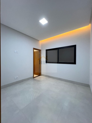 Imagem Casa com 3 Quartos à Venda, 180 m² em Moinho Dos Ventos - Goiânia