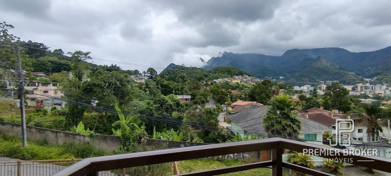 Imagem Casa com 4 Quartos à Venda, 200 m² em Araras - Teresópolis