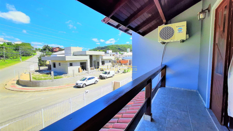 Imagem Casa com 3 Quartos à Venda, 100 m² em Pedra Branca - Palhoça Imagem Casa com 3 Quartos à Venda, 100 m² em Pedra Branca - Palhoça