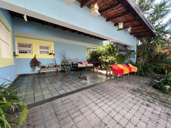 Casa com 4 Quartos à Venda, 420 m² em Mata Da Praia - Vitória