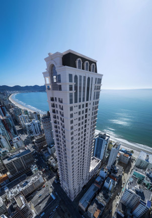 Apartamento com 4 Quartos à Venda, 230 m² em Meia Praia - Itapema