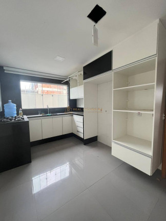 Imagem Casa com 3 Quartos à Venda, 370 m² em Recreio Dos Bandeirantes - Rio De Janeiro Imagem Casa com 3 Quartos à Venda, 370 m² em Recreio Dos Bandeirantes - Rio De Janeiro