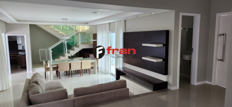 Imagem Casa com 4 Quartos à Venda, 400 m² em Córrego Grande - Florianópolis Imagem Casa com 4 Quartos à Venda, 400 m² em Córrego Grande - Florianópolis