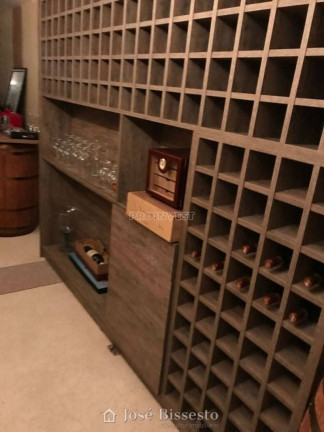 Imagem Casa com 8 Quartos à Venda, 1.998 m² em Granja Viana - Carapicuiba Imagem Casa com 8 Quartos à Venda, 1.998 m² em Granja Viana - Carapicuiba