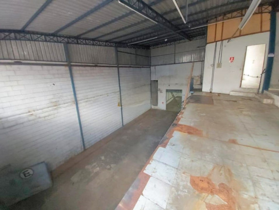 Imóvel Comercial para Alugar, 600 m² em Jardim Maria Augusta - Taubaté