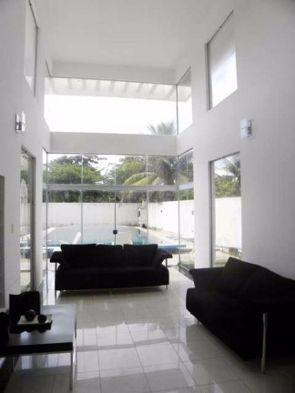 Imagem Casa com 4 Quartos à Venda, 380 m² em Buraquinho - Lauro De Freitas Imagem Casa com 4 Quartos à Venda, 380 m² em Buraquinho - Lauro De Freitas