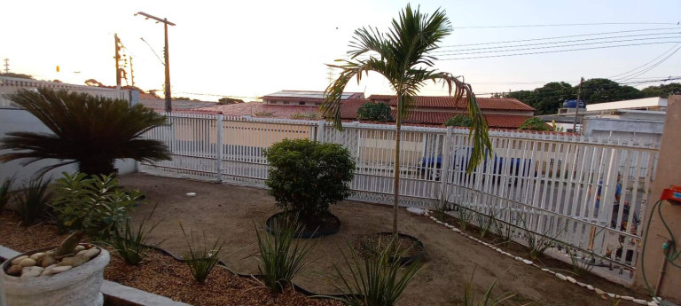 Imagem Casa com 5 Quartos à Venda, em Aleixo - Manaus Imagem Casa com 5 Quartos à Venda, em Aleixo - Manaus