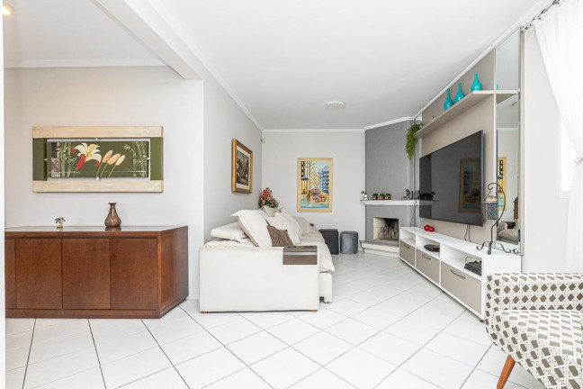 Imagem Sobrado com 4 Quartos à Venda, 206 m² em Santo Inácio - Curitiba Imagem Sobrado com 4 Quartos à Venda, 206 m² em Santo Inácio - Curitiba