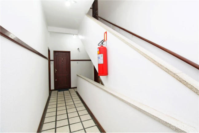 Imagem Apartamento com 2 Quartos à Venda, 68 m² em Santo Antônio - Porto Alegre Imagem Apartamento com 2 Quartos à Venda, 68 m² em Santo Antônio - Porto Alegre