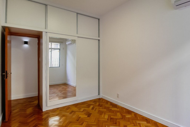 Imagem Imóvel com 2 Quartos à Venda, 75 m² em Botafogo - Rio De Janeiro Imagem Imóvel com 2 Quartos à Venda, 75 m² em Botafogo - Rio De Janeiro