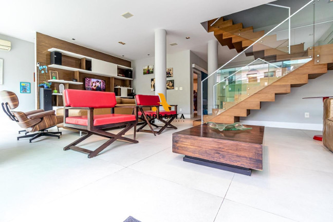 Imagem Casa com 4 Quartos à Venda, 595 m² em Humaitá - Rio De Janeiro