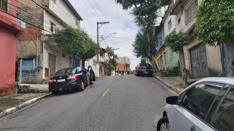 Imagem Casa com 3 Quartos à Venda, 242 m² em Helena Maria - Osasco